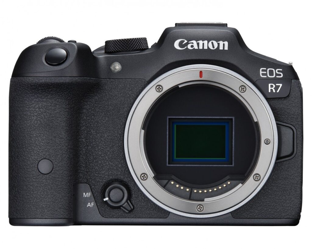 EOS R7