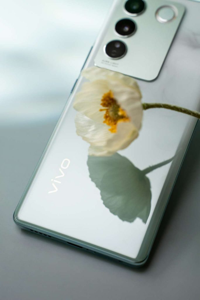 vivo V27 Emerald Green