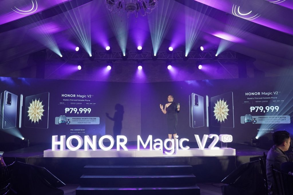 HONOR Brand Marketing Manager Joepy Libo-on revealed the price of the HONOR Magic V2