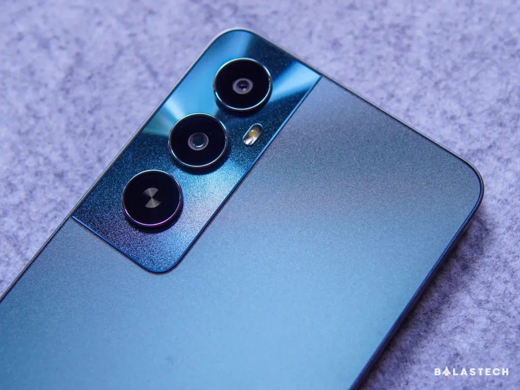 realme C65 camera island