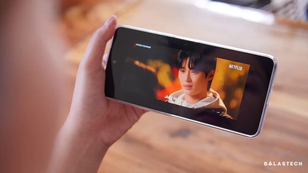 nubia Music Watching Video