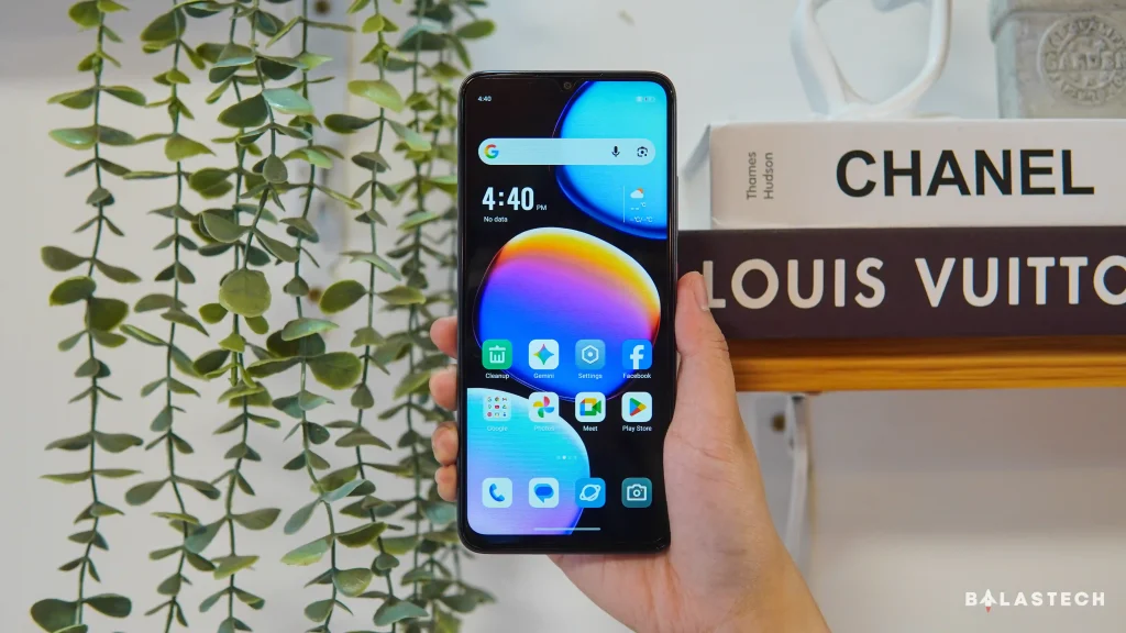 nubia V80 Max Display