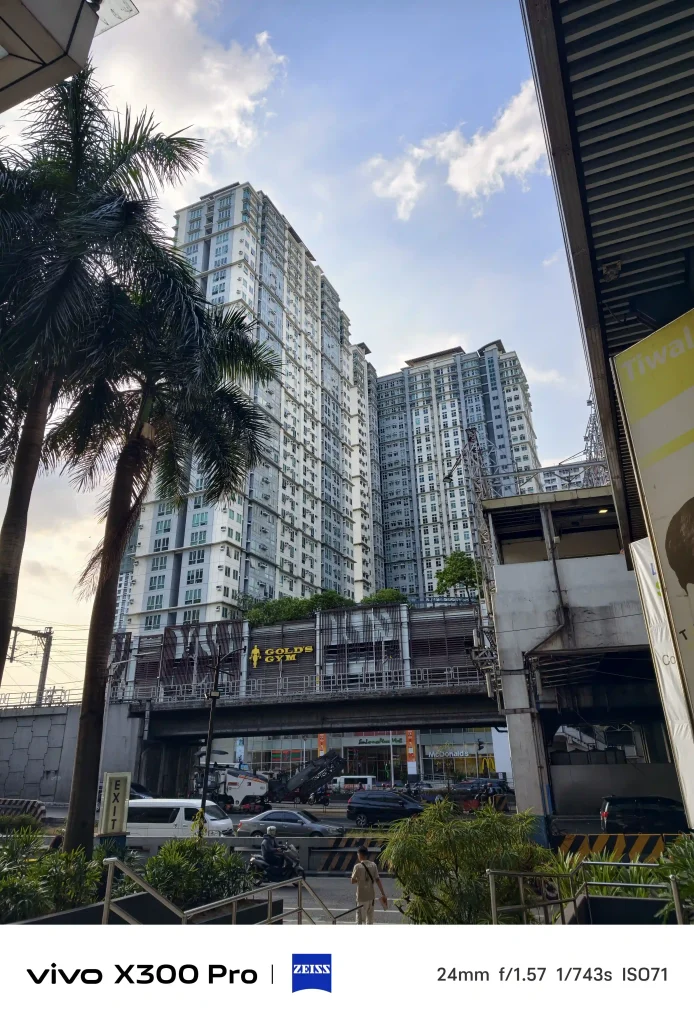 vivo X300 Pro Rear Camera Normal Mode 12
