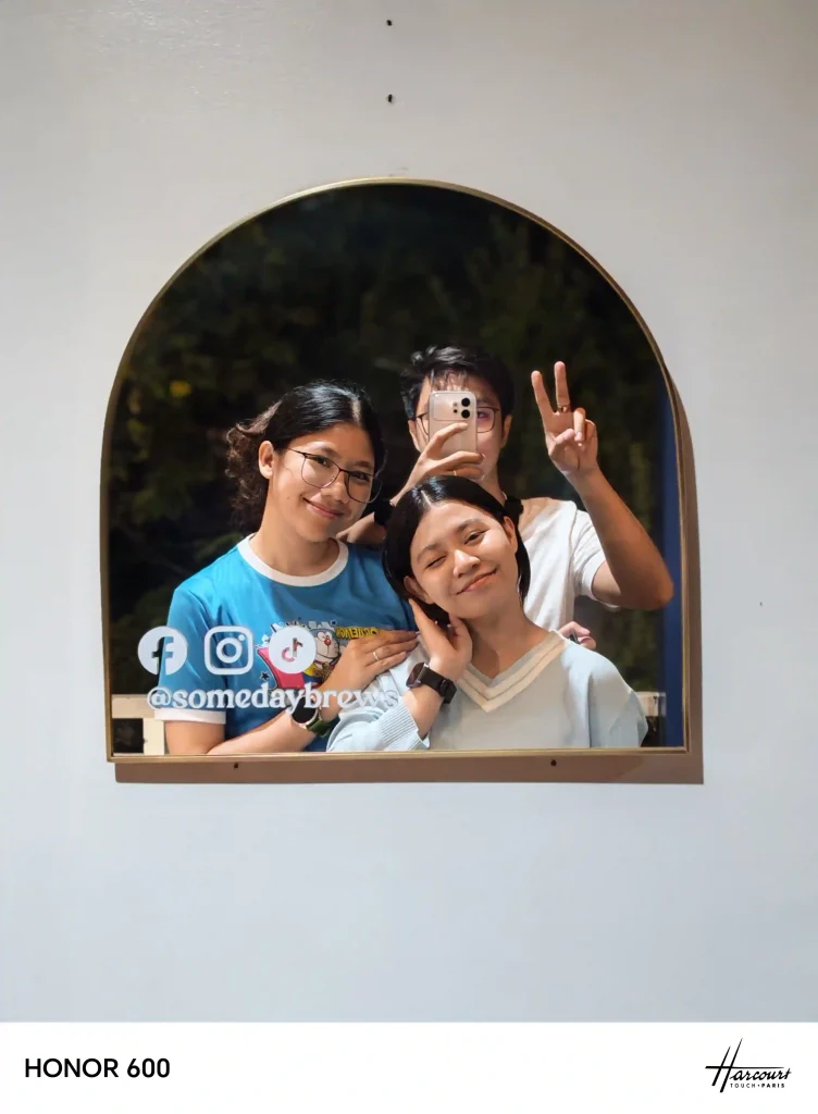 HONOR 600 Rear Camera - Portrait Mode