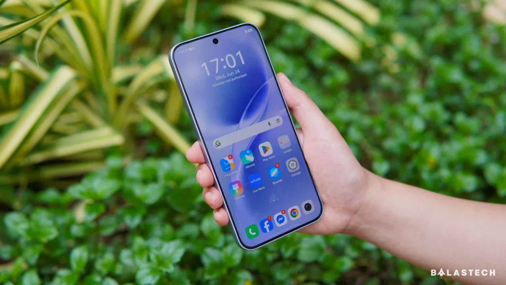 vivo V70 FE review - Display