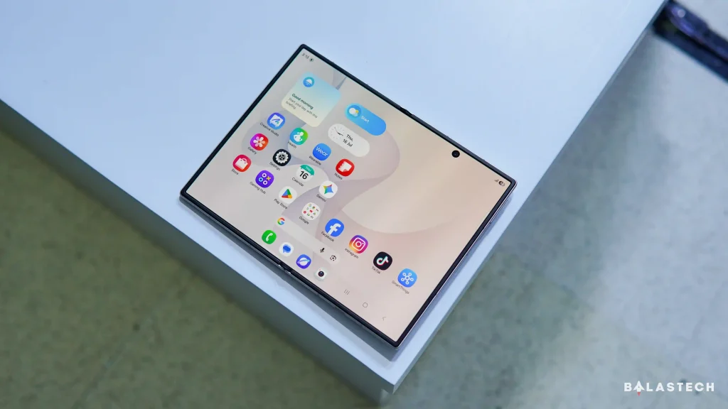Samsung Galaxy Z Fold8 is Now Official with New Aspect Ratio 1 - balastech Samsung Galaxy Z Fold8 Inner Display