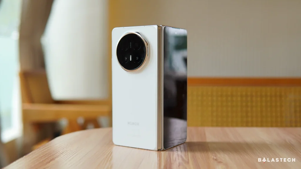 HONOR Magic V6 Review - Design